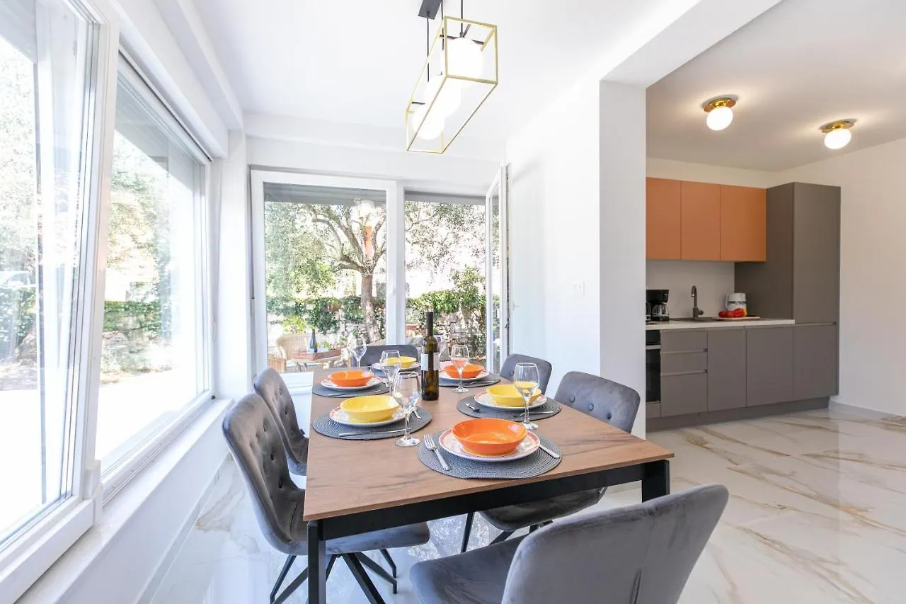 Apartment Apartman Suzi Pula